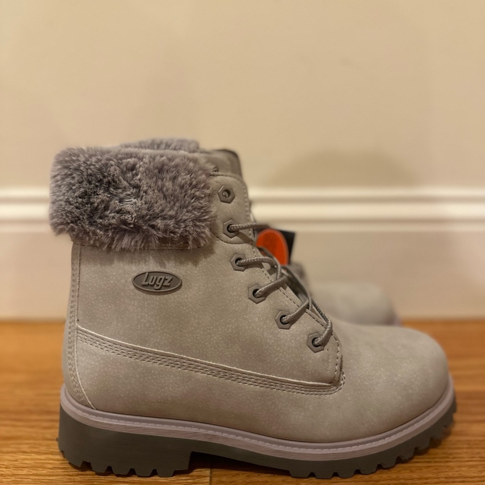 Lugz Light Gray Boots with Plush Collar